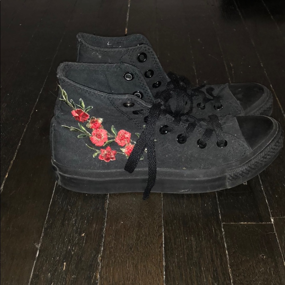 Embroidered black Converse